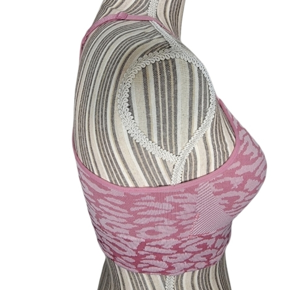 Layer 8 Allover Print Sports Bra - Picture 2 of 6